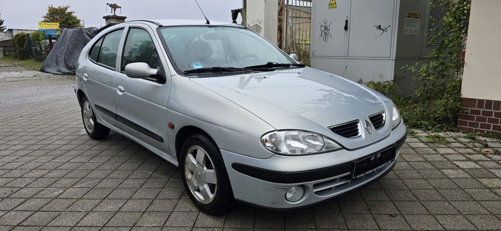 Renault Megane 101.500 km 1.990 € Leipzig - Ost 04328