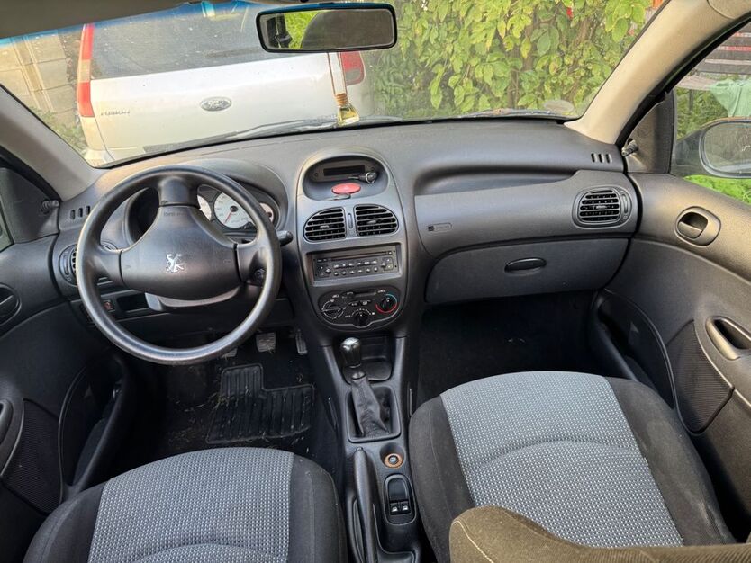 Peugeot 206 144.000 km 1.000 € Aldingen 78554