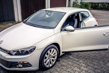 VW Scirocco 183.000 km 4.950 € Unterhaching 82008