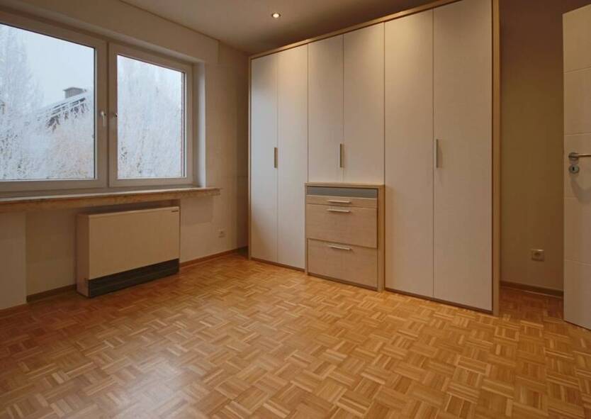 2-Zimmer-Wohnung mit Dachterrasse und Kfz-Stellplatz