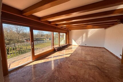 Willstätt- Großzügiges Einfamilienhaus mit Garage und Garten zu vermieten.