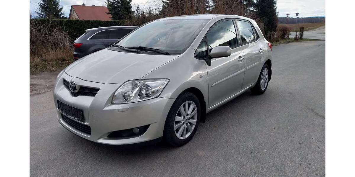 Toyota Auris 158.000 km 6.490 &euro; Reinsdorf 08141