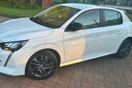 Peugeot 208 84.000 km 12.500 &euro; Murr 71711
