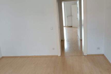 Schöne und helle 2-Zimmer-Wohnung mit Balkon in gepflegtem Haus - ab sofort frei 2 zimmer