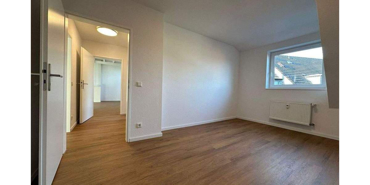 Etagenwohnung Essen Huttrop - 3 Zimmer, 96 m&sup2;, 990&euro; | Angebot:24860521