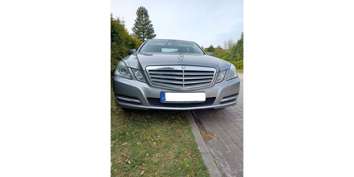 Mercedes-Benz E 300 222.000 km 8.700 &euro; Großheide 26532