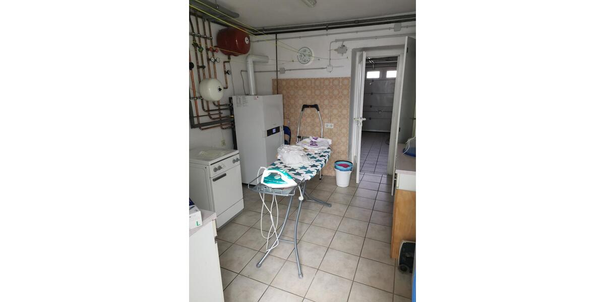 Reihenhaus Schwalbach - 7 Zimmer, 180 m&sup2;, 265.000&euro; | Angebot:27288305