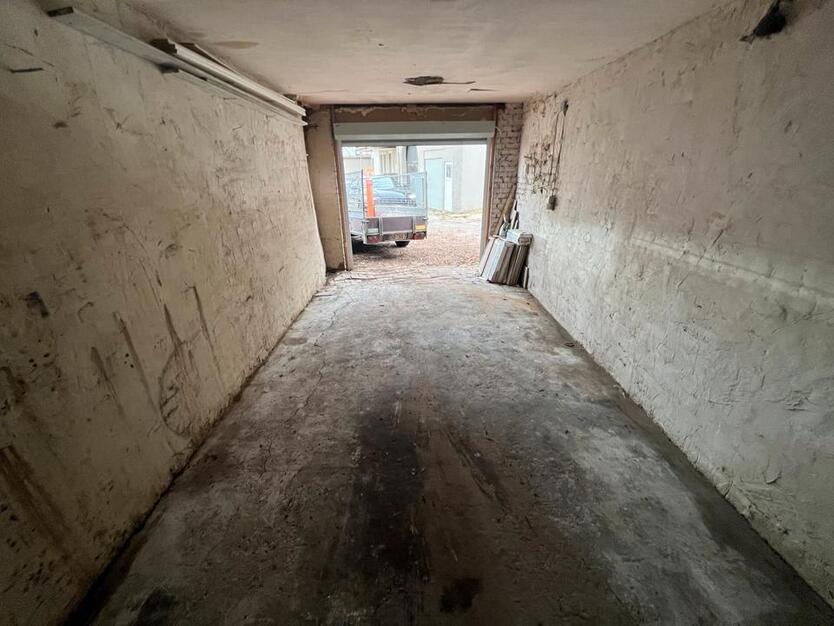 Halle zentral in Scheidt Strom Wasser zimmer