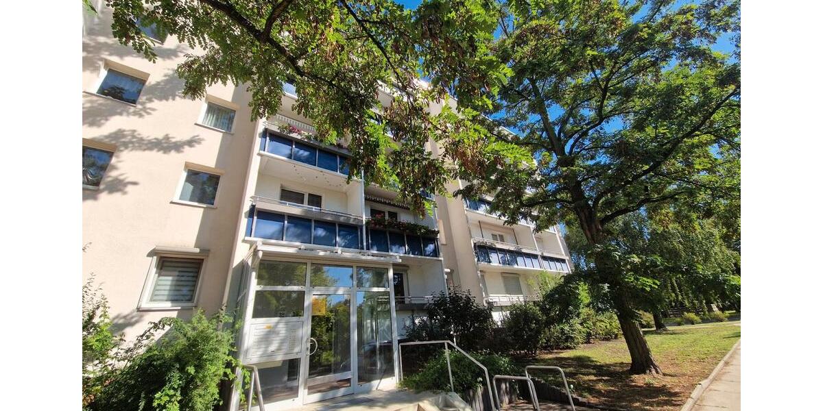 **JETZT EINZIEHEN**3-Zimmer-Wohnung EG Balkon Bad mit Wanne ab sofort 3 zimmer