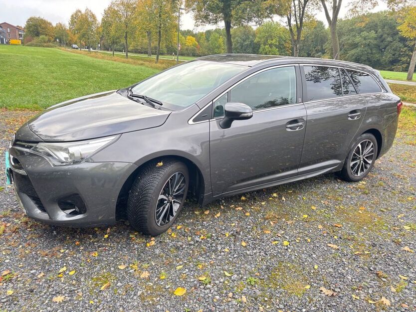 Toyota Avensis 176.300 km 13.300 € Bielefeld 33615