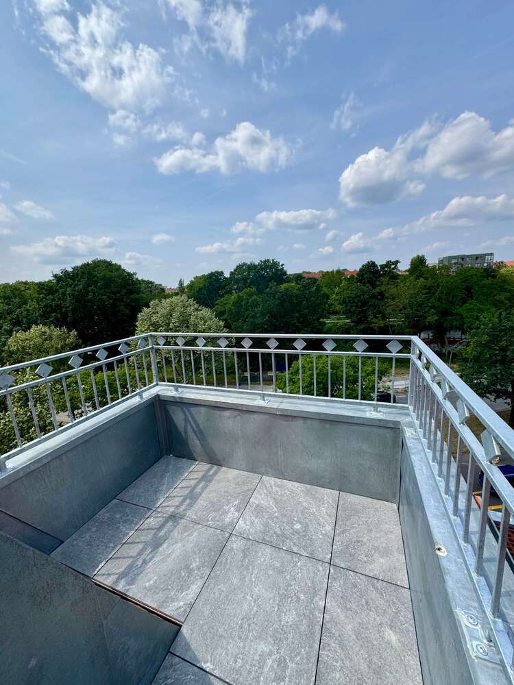 Wohnung zum Mieten in Berlin 2.662 € 121.06 m²