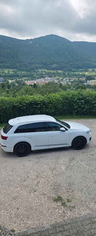 Q7