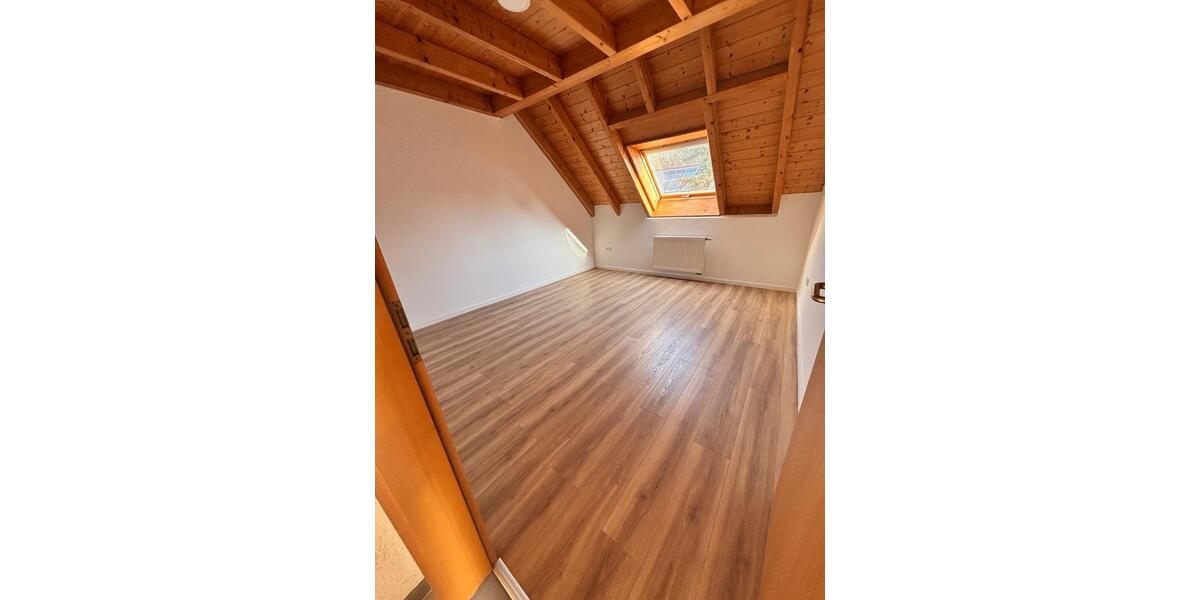 Doppelhaushälfte Landstuhl - 6 Zimmer, 236 m&sup2;, 2.100&euro; | Angebot:25341744