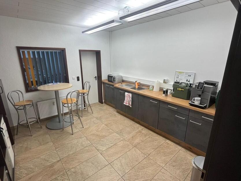 Gewerbehalle inkl. Hoffläche 944qm Veitshöchheim zu vermieten zimmer