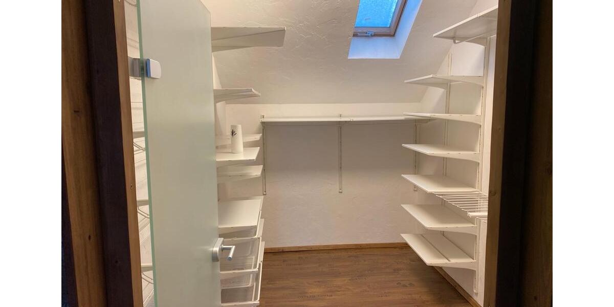 Möblierte Maisonette-Wohnung 115 m² (Dachgeschoss) 5 zimmer