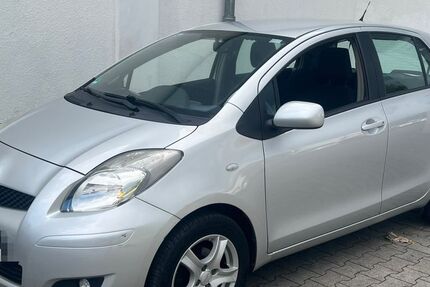 Toyota Yaris 132.000 km 4.299 &euro; BERLIN 13409