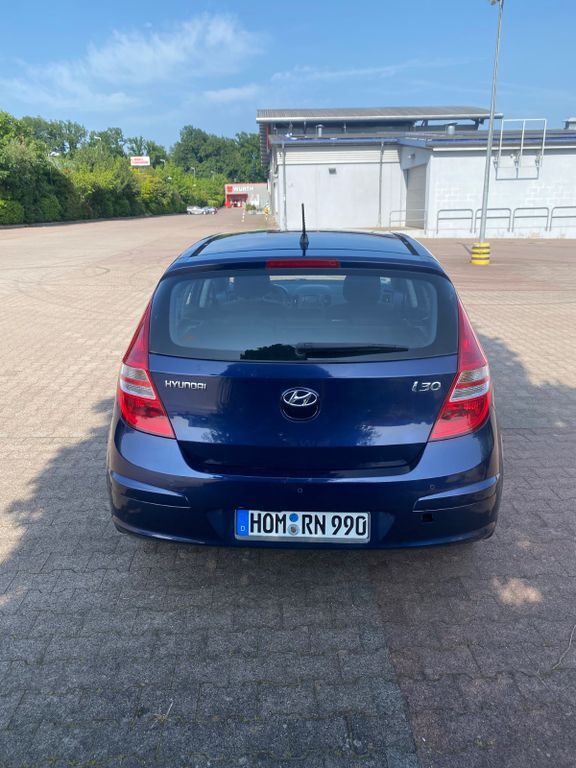i30