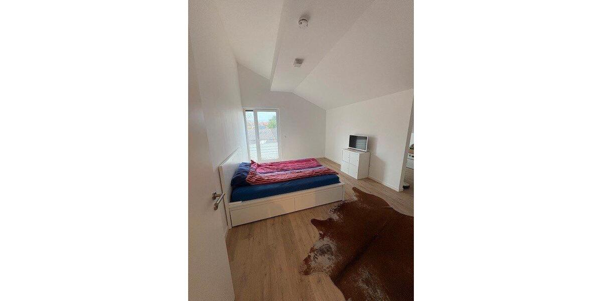 Dachgeschoßwohnung Laatzen - 2 Zimmer, 81 m&sup2;, 1.090&euro; | Angebot:26491367