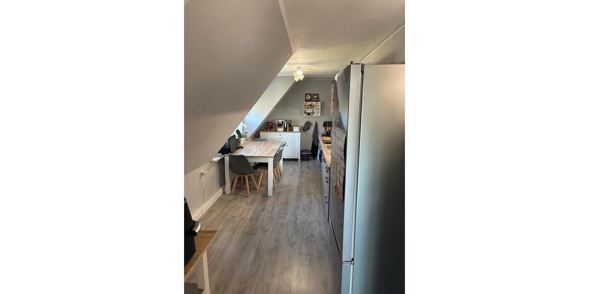 Dachgeschoßwohnung Bremerhaven Schiffdorferdamm - 3 Zimmer, 96 m&sup2;, 195.000&euro; | Angebot:25580552