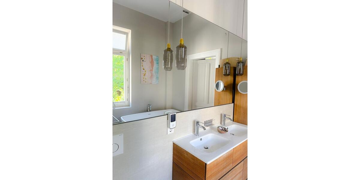 Westend-Juwel in Bestlage: Lichtdurchfluteter, kernsanierter Altbau mit Kamin, Stuckdecken, etc. 4 zimmer