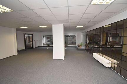 Großzügige, gepflegte Büro-Ladenfläche in zentrumsnaher Lage von Goslar...