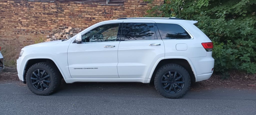 Jeep Grand Cherokee 302.000 km 10.200 &euro; Lauchhammer 01979