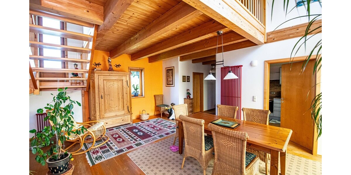 Wohnen im Grünen - Charmantes Holzhaus mit Wintergarten, Galerie und idyllischem Garten - Einfamilienhaus Neukirchen beim Heiligen Blut | Angebot:26948792