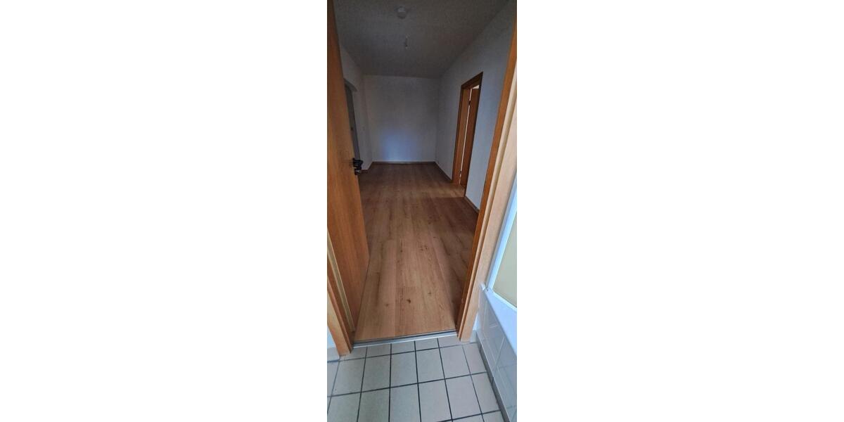 Etagenwohnung Neubrandenburg - 3 Zimmer, 83 m&sup2;, 890&euro; | Angebot:26251259