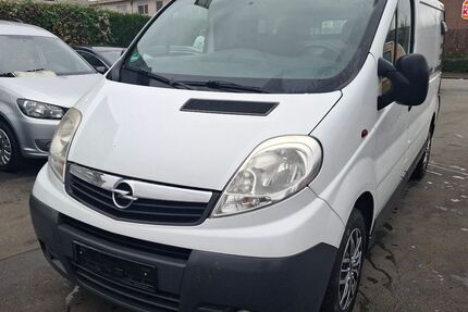Opel Vivaro 250.000 km 4.950 &euro; Paderborn 33100