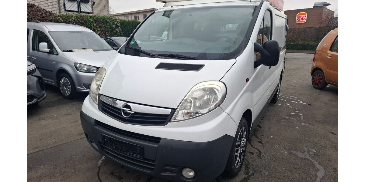 Opel Vivaro 250.000 km 4.950 &euro; Paderborn 33100
