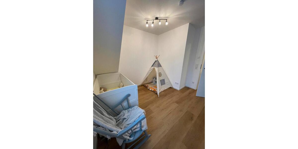 Dachgeschoßwohnung Salem - 4 Zimmer, 90 m&sup2;, 1.260&euro; | Angebot:25325074