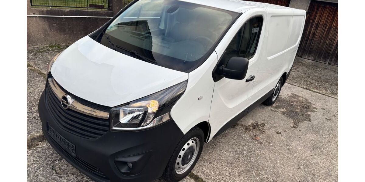 Opel Vivaro 49.706 km 13.690 &euro; Paderborn 33104