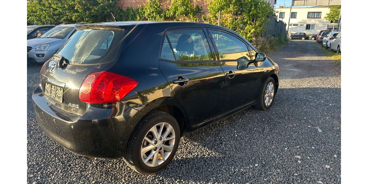 Toyota Auris 108.000 km 3.500 &euro; Fürth 90763