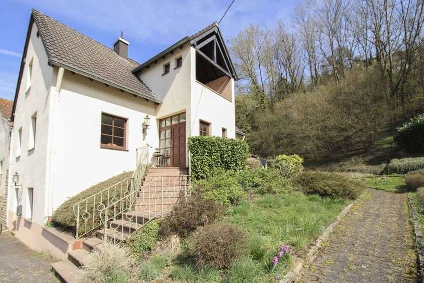 Haus zum Kaufen in Bitburg 297.000 € 138.04 m²