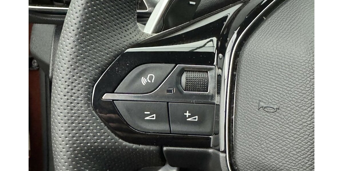 Peugeot 5008 GT 130 Puretech EAT8 1.Hand 7 Sitze 13.300 km 26.620 &euro; Lich 35423