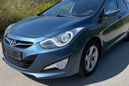 Hyundai i40 281.300 km 5.200 &euro; Rastow 19077