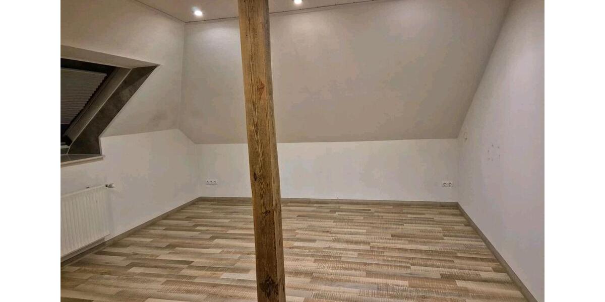 Dachgeschoßwohnung Lotte - 3 Zimmer, 70 m&sup2;, 800&euro; | Angebot:26034973