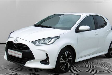Toyota Yaris 28.500 km 23.290 &euro; Templin 17268