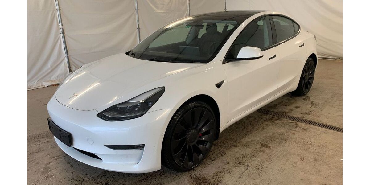 Tesla Model 3 67.000 km 27.480 &euro; Steinbach-Hallenberg OT Herges-Hallenberg 98587