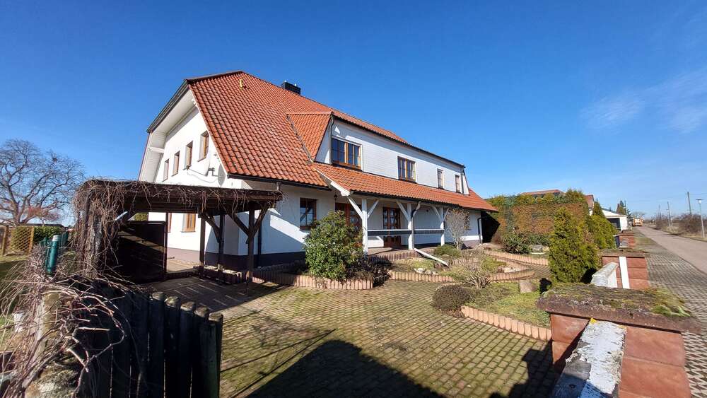 Einfamilienhaus Landsberg OT Oppin Oppin - 8 Zimmer, 450 m&sup2;, 680.000&euro; | Angebot:25378136