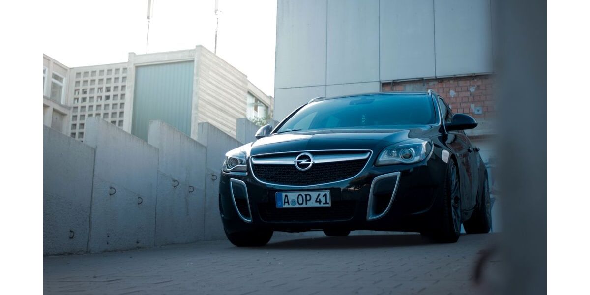 Opel Insignia 68.000 km 22.990 &euro; Gersthofen 86368
