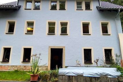 +WOHNEN, WO ANDERE URLAUB MACHEN+ – einzigartiges Ein- Zweifamilienhaus zwischen Freital und Bannewitz in ruhiger und idyllischer Lage –