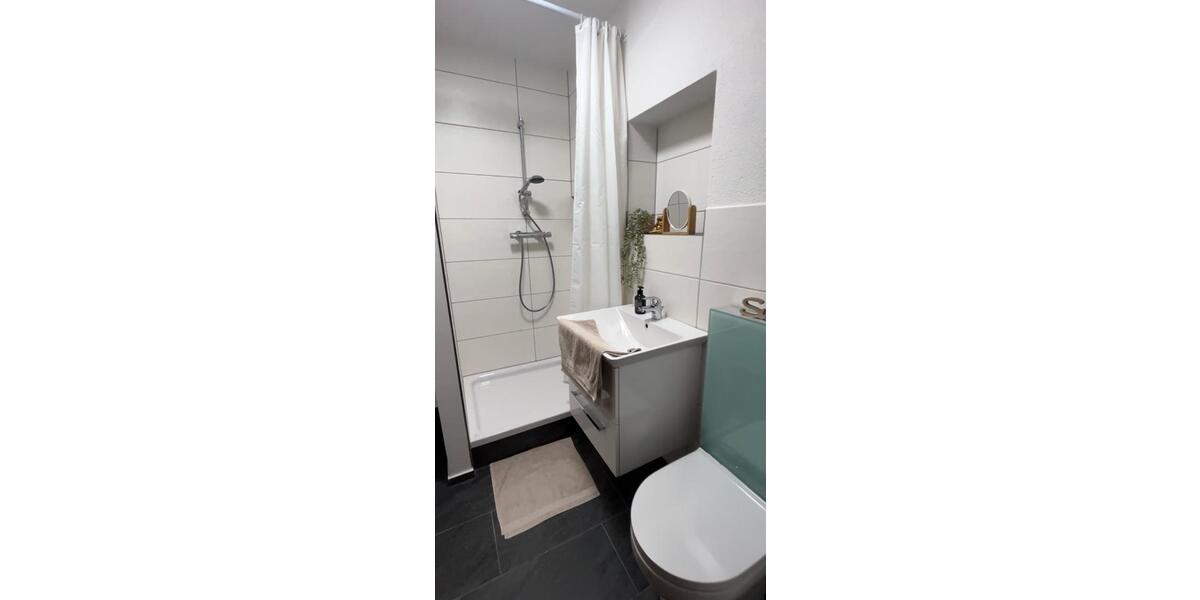 Etagenwohnung Konstanz Allmannsdorf - 1 Zimmer, 107 m&sup2;, 720&euro; | Angebot:24678665