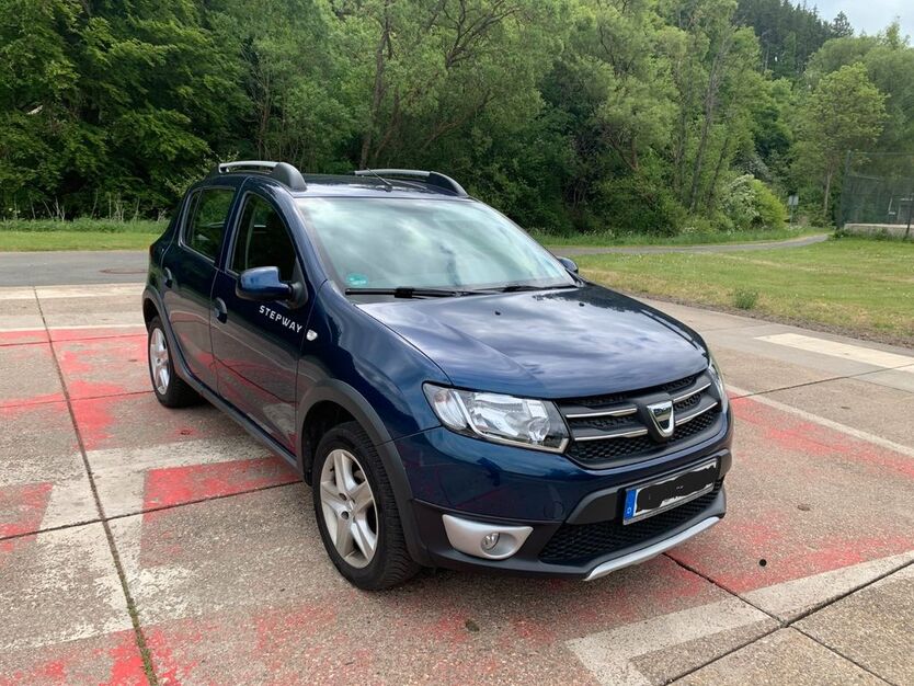 Dacia Sandero 109.000 km 7.800 € Daun 54570