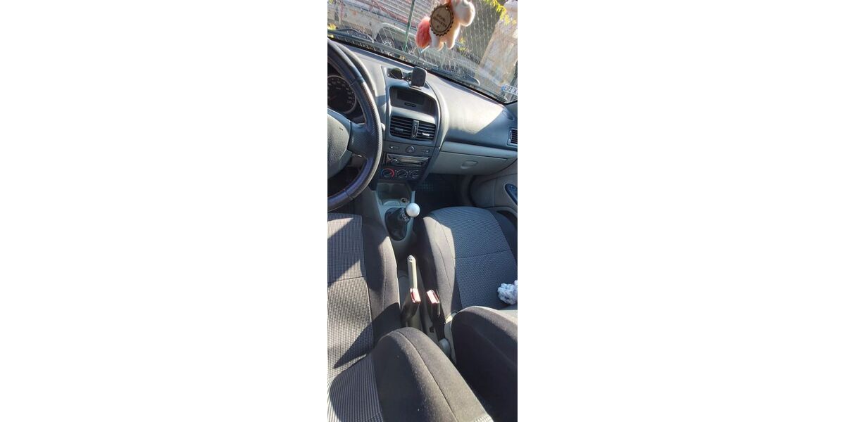 Renault Clio 198.000 km 1.980 &euro; Pirna 01796