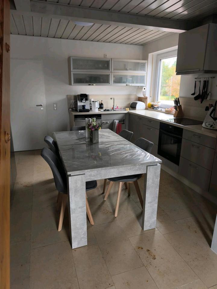 4 Zimmer Maisonette Wohnung in Nittendorf zimmer