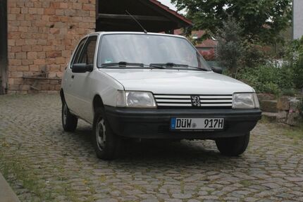 Peugeot 205 85.000 km 2.500 &euro; Meckenheim 67149