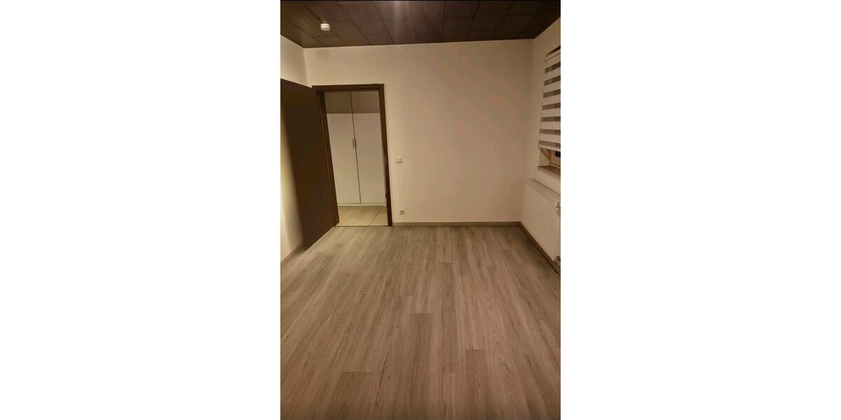 Etagenwohnung Siegen - 4 Zimmer, 143 m&sup2;, 185.900&euro; | Angebot:27193579