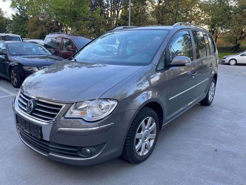 VW Touran 225.000 km 1.999 € München 80809