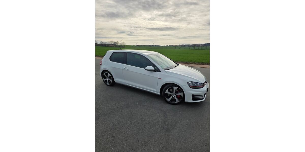 VW Golf 146.944 km 12.499 &euro; Brakel 33034